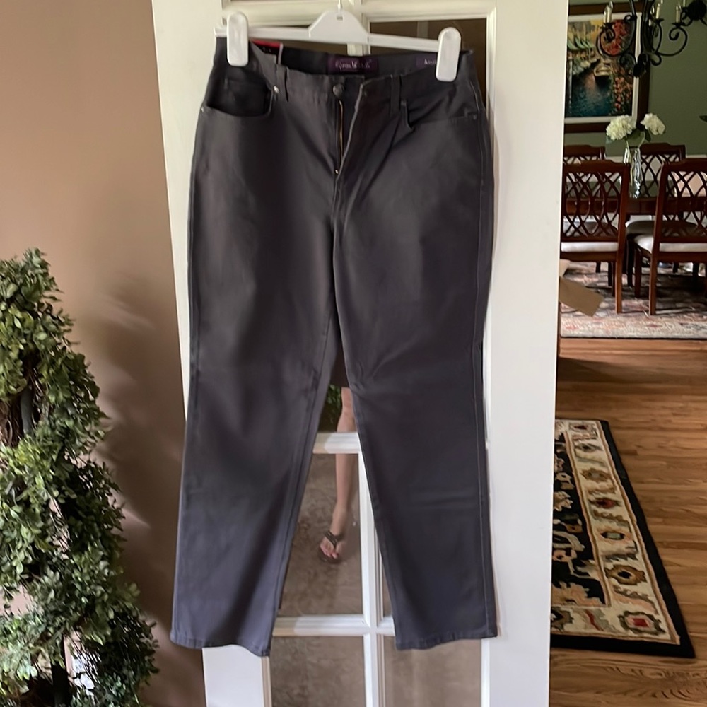 New with tags gray Gloria Vanderbilt jeans